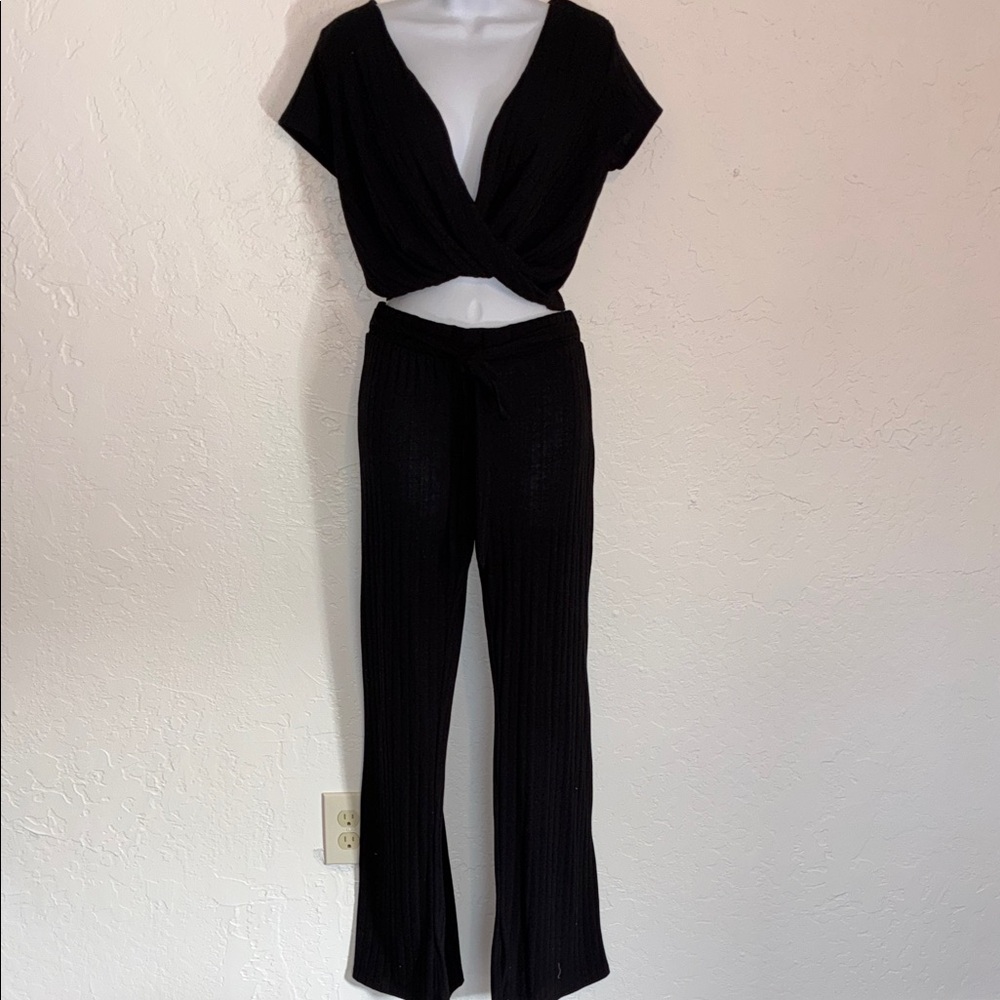 Almost Famous Black Two Piece Set